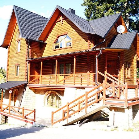 Норіс Hotel Мигово Екстериор снимка