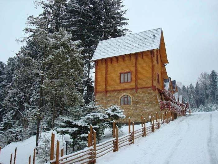 Норіс Hotel Мигово Екстериор снимка