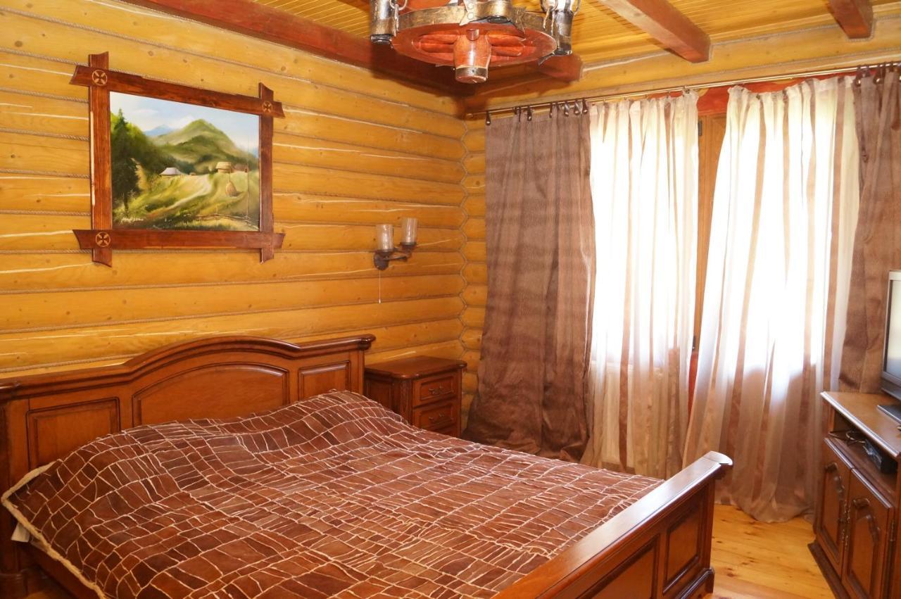 Норіс Hotel Мигово Екстериор снимка