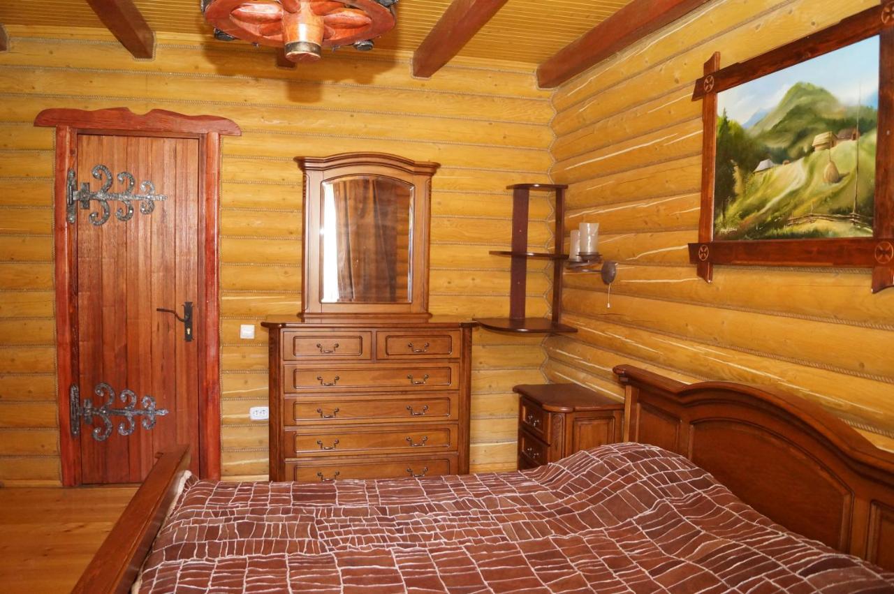Норіс Hotel Мигово Екстериор снимка