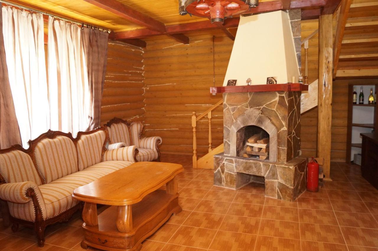 Норіс Hotel Мигово Екстериор снимка