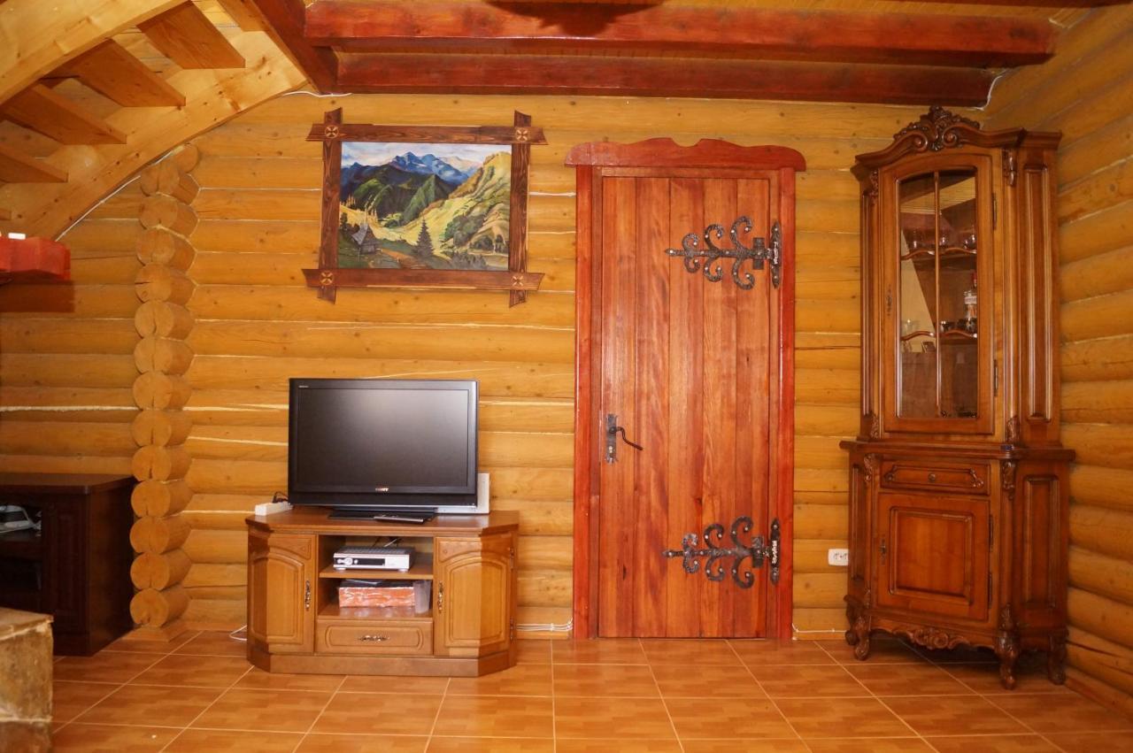 Норіс Hotel Мигово Екстериор снимка