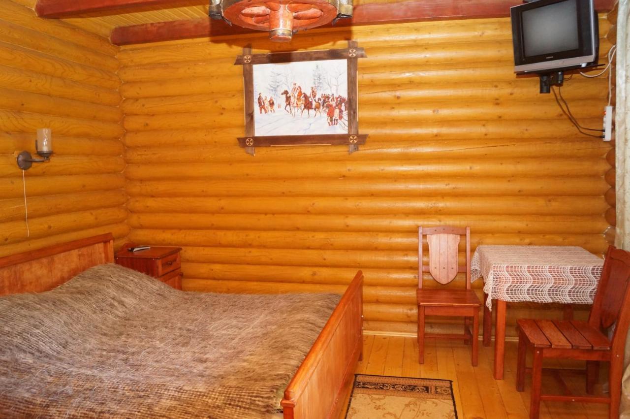 Норіс Hotel Мигово Екстериор снимка