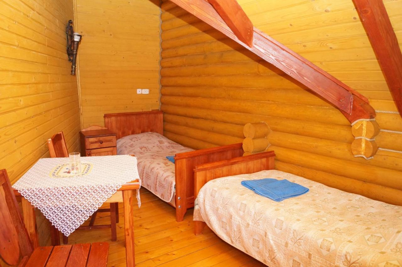 Норіс Hotel Мигово Екстериор снимка