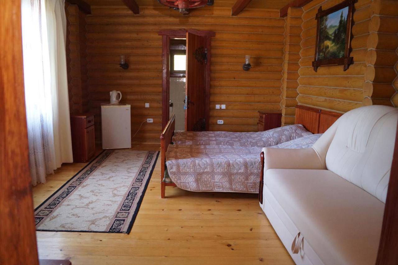 Норіс Hotel Мигово Екстериор снимка