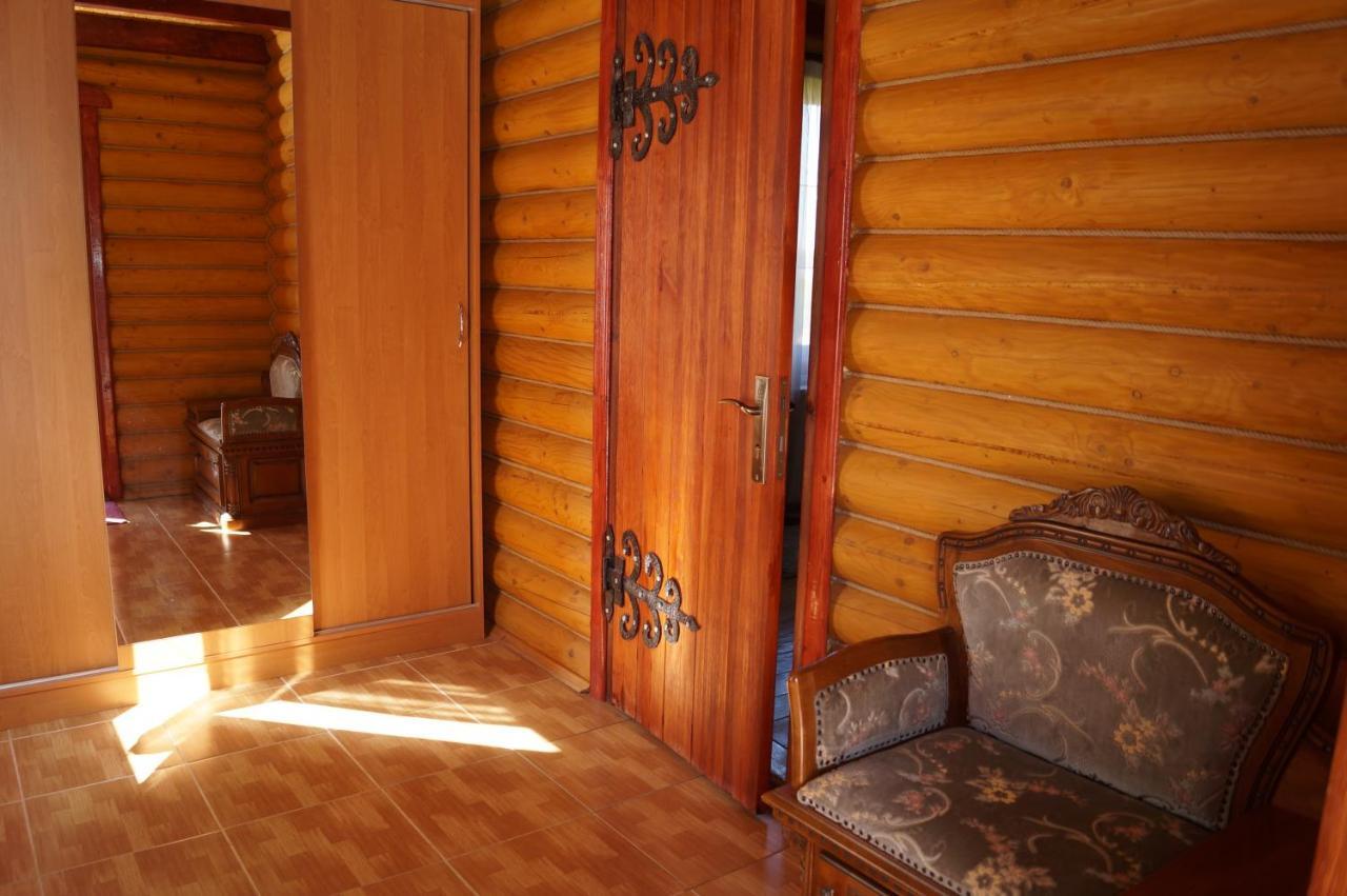 Норіс Hotel Мигово Екстериор снимка