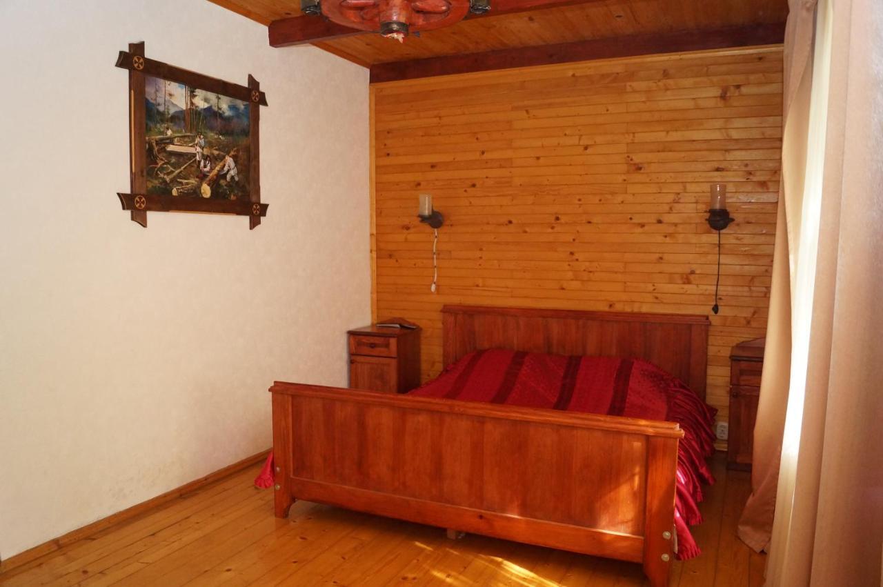 Норіс Hotel Мигово Екстериор снимка