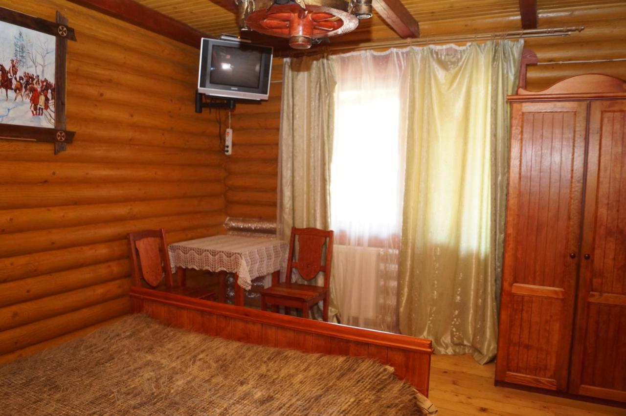 Норіс Hotel Мигово Екстериор снимка