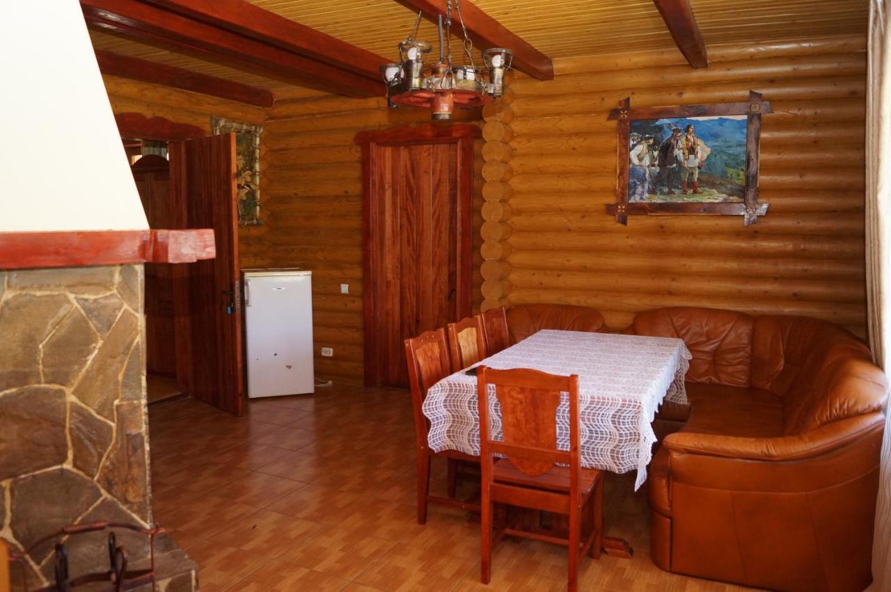 Норіс Hotel Мигово Екстериор снимка