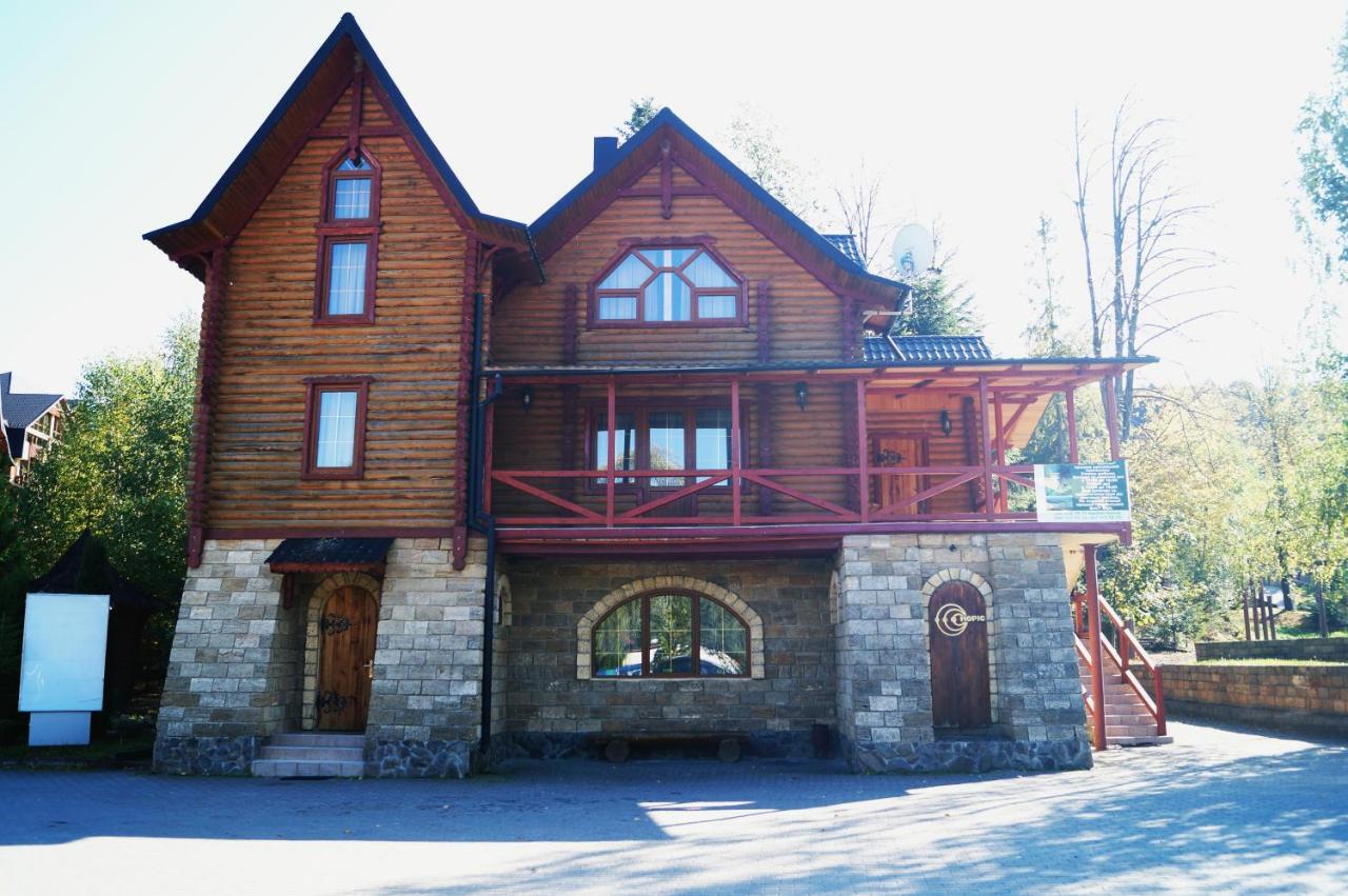 Норіс Hotel Мигово Екстериор снимка